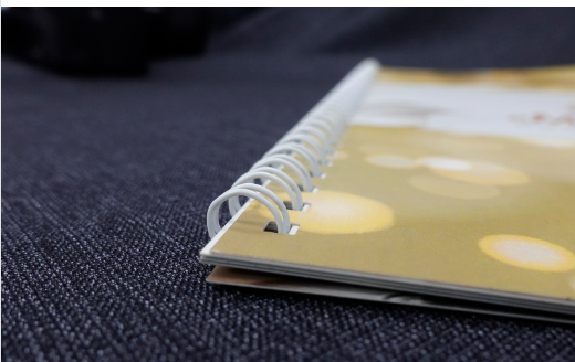 In Nhanh Mẫu Catalog Đóng Lò Xo – Sự Lựa Chọn Hoàn Hảo Cho Doanh Nghiệp